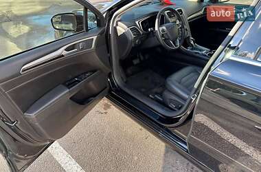 Седан Ford Fusion 2015 в 