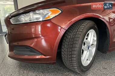 Седан Ford Fusion 2016 в 