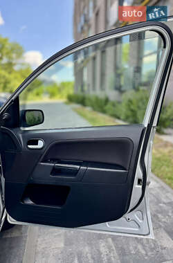 Хэтчбек Ford Fusion 2007 в 