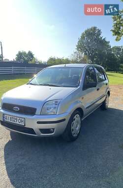 Хэтчбек Ford Fusion 2003 в 