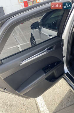 Седан Ford Fusion 2014 в 