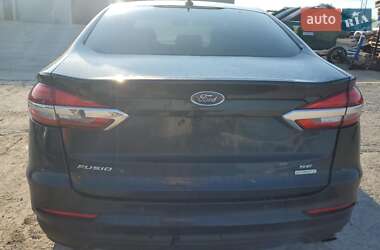 Седан Ford Fusion 2020 в 