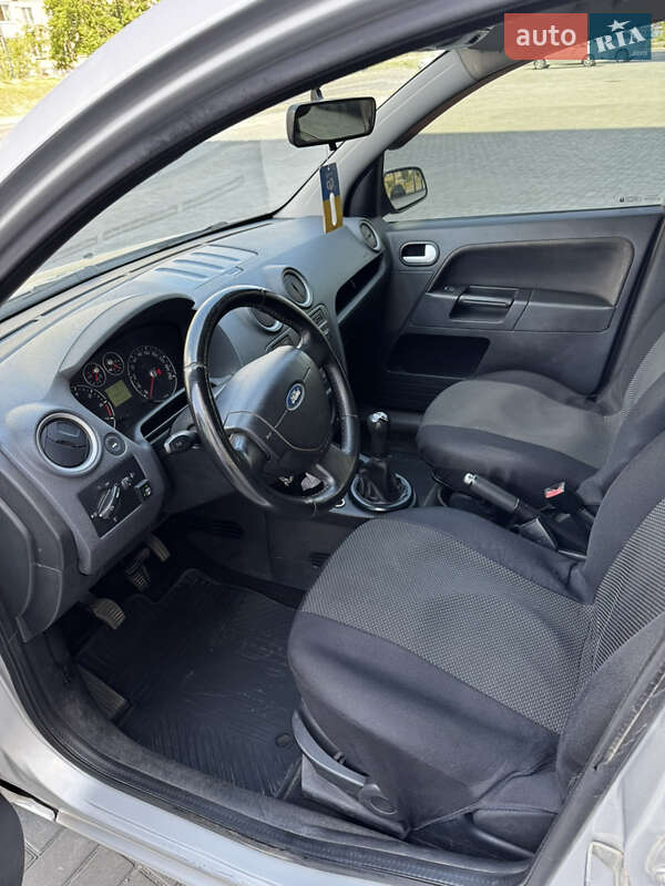 Хэтчбек Ford Fusion 2007 в Днепре