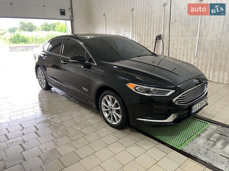 Седан Ford Fusion 2018 в Жашкове
