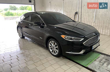 Седан Ford Fusion 2018 в 