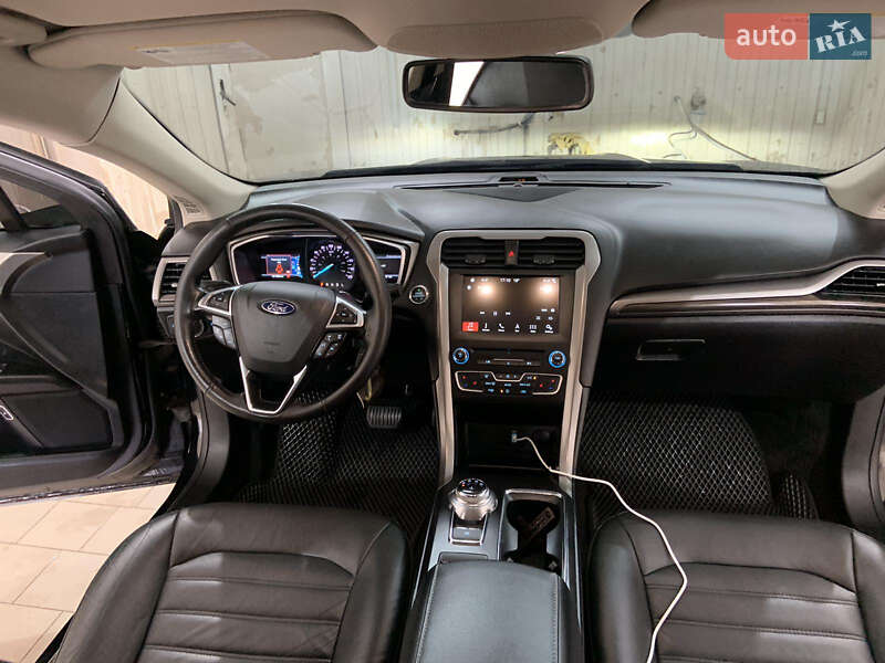 Седан Ford Fusion 2018 в Жашкове