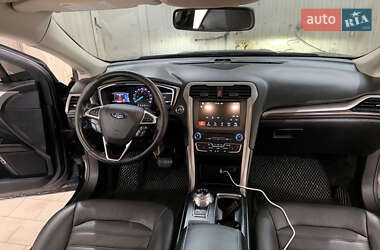 Седан Ford Fusion 2018 в 