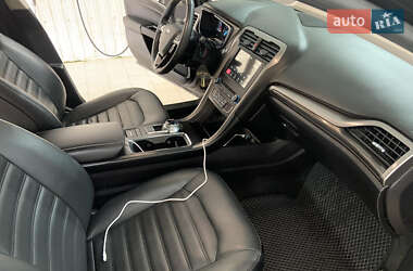 Седан Ford Fusion 2018 в 
