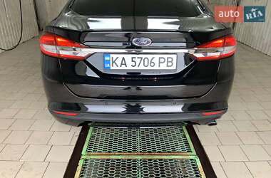 Седан Ford Fusion 2018 в 