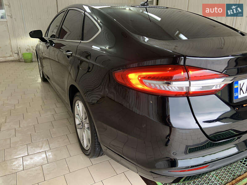 Седан Ford Fusion 2018 в Жашкове