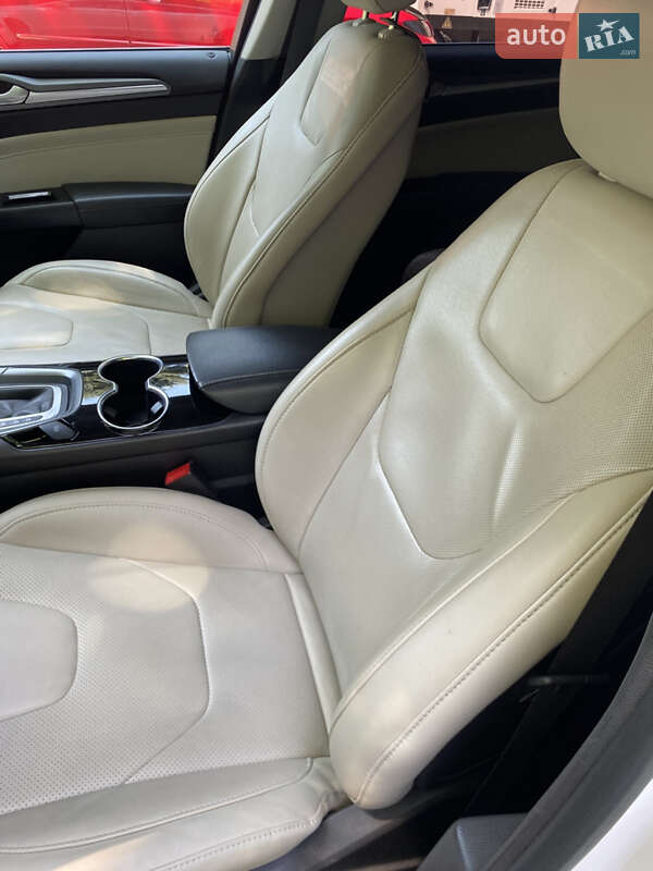 Седан Ford Fusion 2015 в Одессе