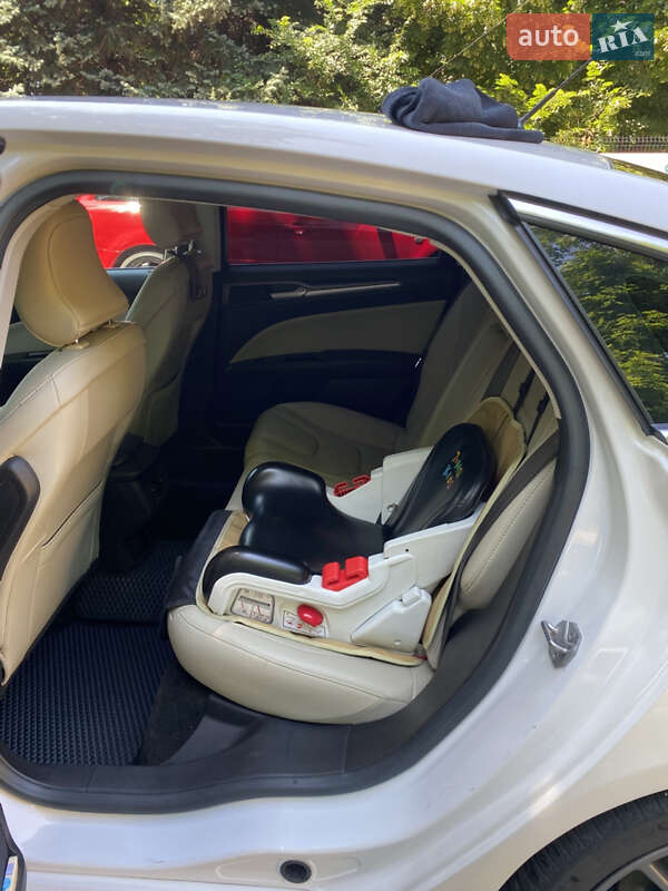 Седан Ford Fusion 2015 в Одессе