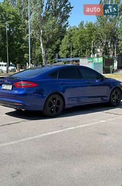 Седан Ford Fusion 2012 в 