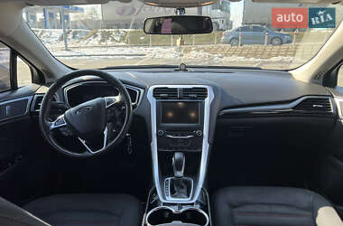 Седан Ford Fusion 2014 в 