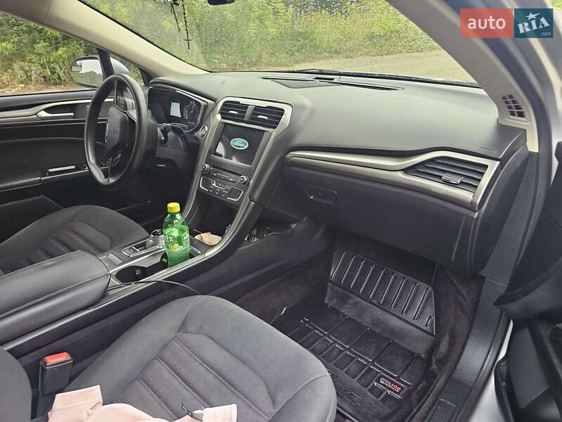 Седан Ford Fusion 2016 в Чорткові