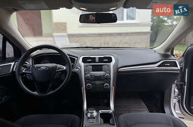Седан Ford Fusion 2017 в 