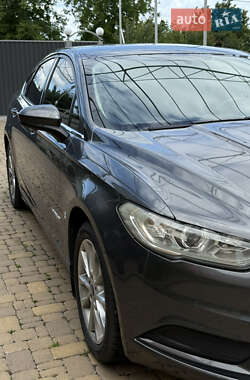 Седан Ford Fusion 2016 в 