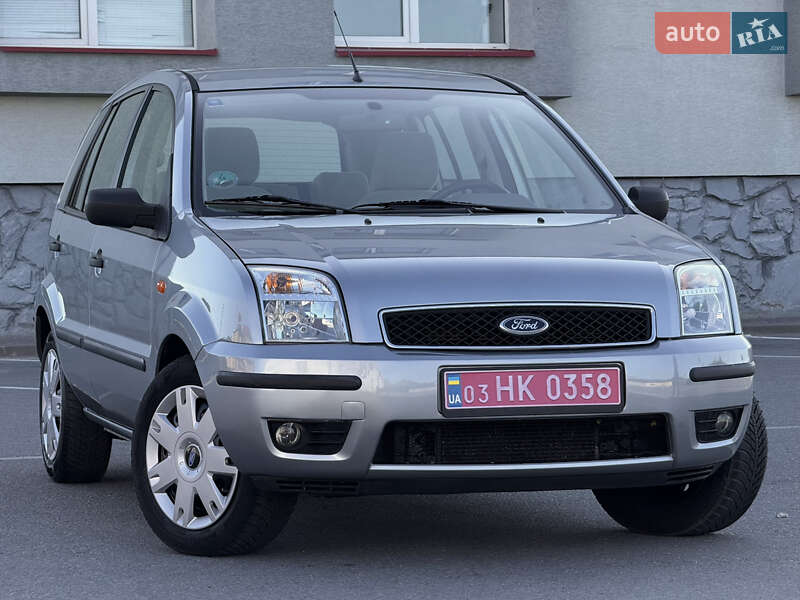 Хэтчбек Ford Fusion 2005 в 