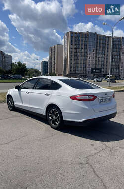 Седан Ford Fusion 2013 в 