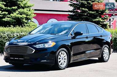 Седан Ford Fusion 2020 в 