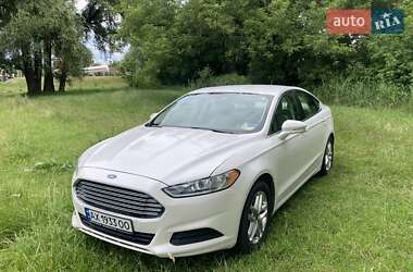 Седан Ford Fusion 2013 в 