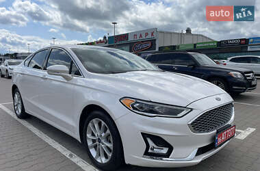 Седан Ford Fusion 2018 в 