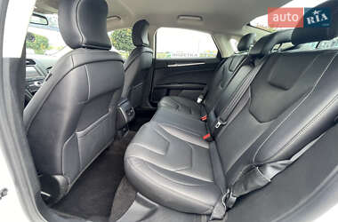 Седан Ford Fusion 2018 в 