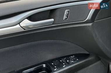 Седан Ford Fusion 2014 в 