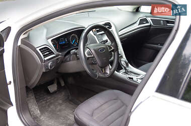 Седан Ford Fusion 2014 в 