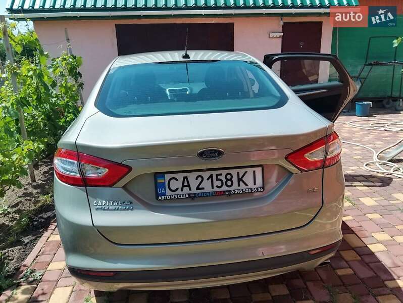 Седан Ford Fusion 2014 в Шполе