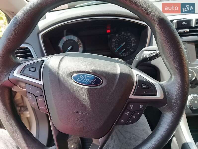Седан Ford Fusion 2014 в Шполе