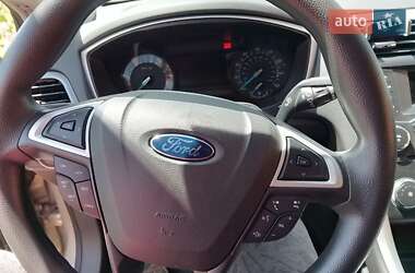 Седан Ford Fusion 2014 в 