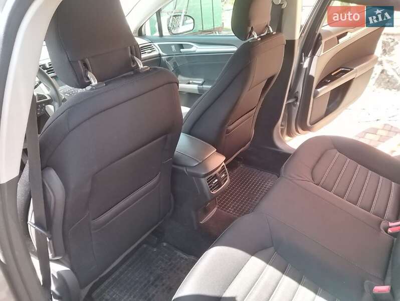 Седан Ford Fusion 2014 в Шполе
