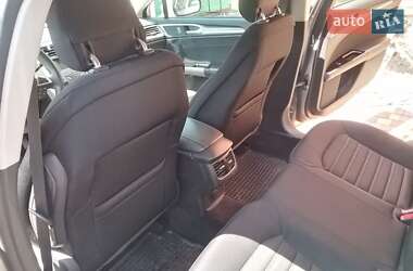 Седан Ford Fusion 2014 в 