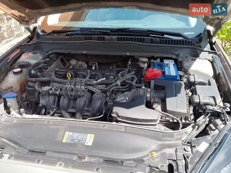 Седан Ford Fusion 2014 в Шполе