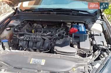 Седан Ford Fusion 2014 в 