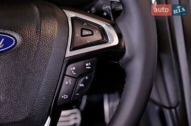 Седан Ford Fusion 2019 в 