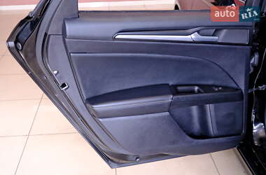 Седан Ford Fusion 2019 в 