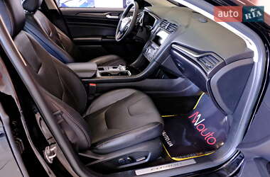 Седан Ford Fusion 2019 в 