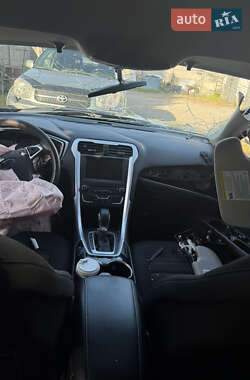 Седан Ford Fusion 2015 в 