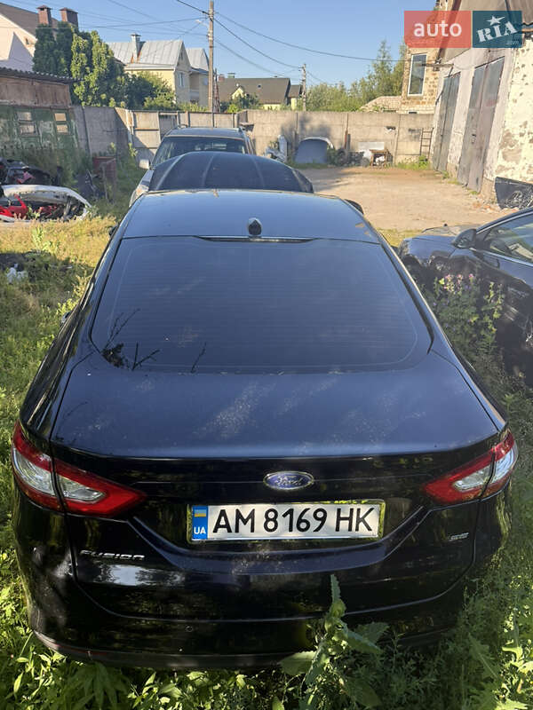 Седан Ford Fusion 2015 в 
