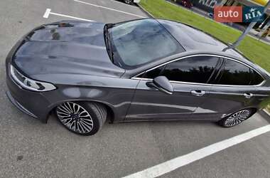 Седан Ford Fusion 2017 в 