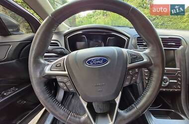 Седан Ford Fusion 2017 в 