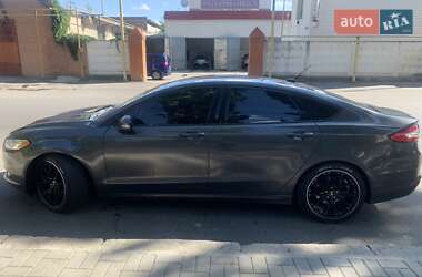 Седан Ford Fusion 2015 в 