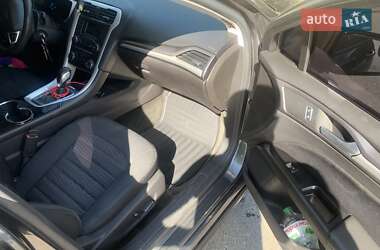 Седан Ford Fusion 2015 в 