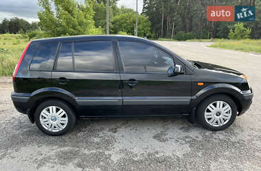 Хетчбек Ford Fusion 2005 в 