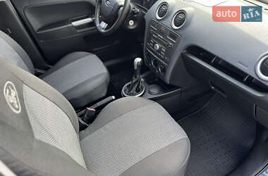 Хетчбек Ford Fusion 2005 в 