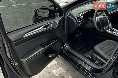 Седан Ford Fusion 2014 в 