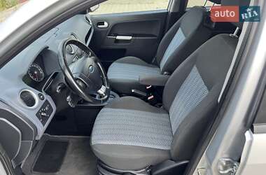 Хэтчбек Ford Fusion 2010 в 