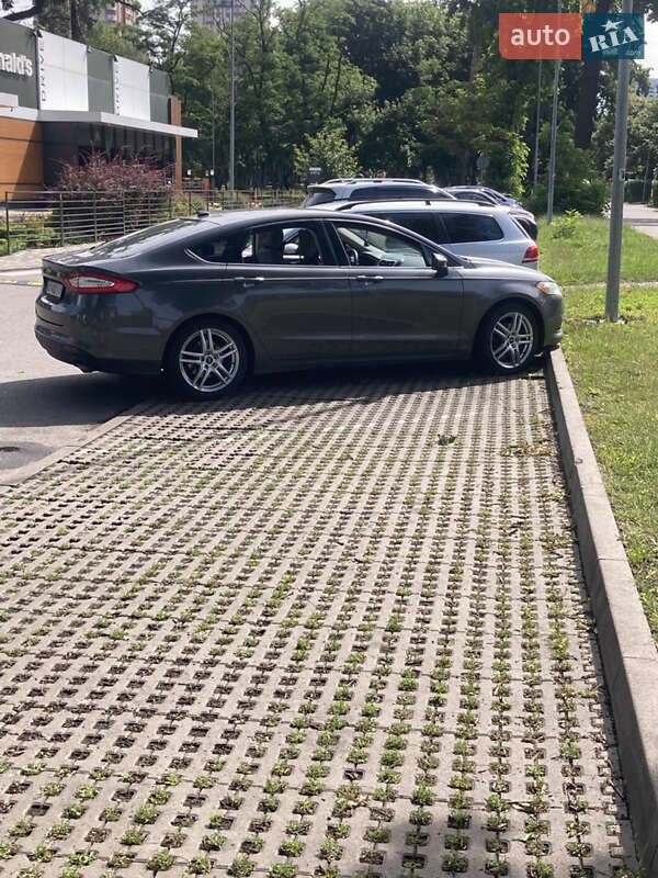Седан Ford Fusion 2016 в Києві